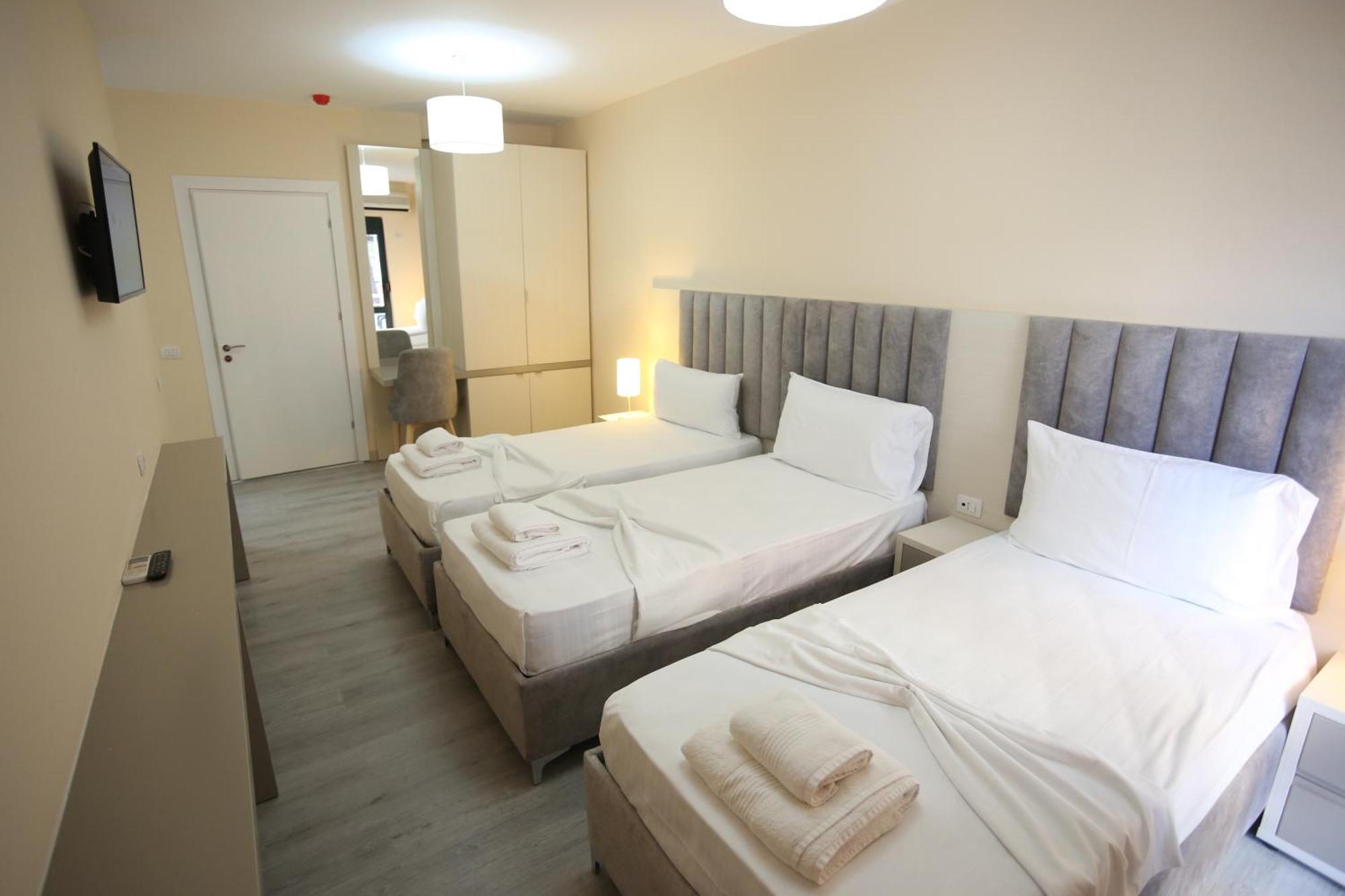Hotel New Akileda Golem (Tirana)
