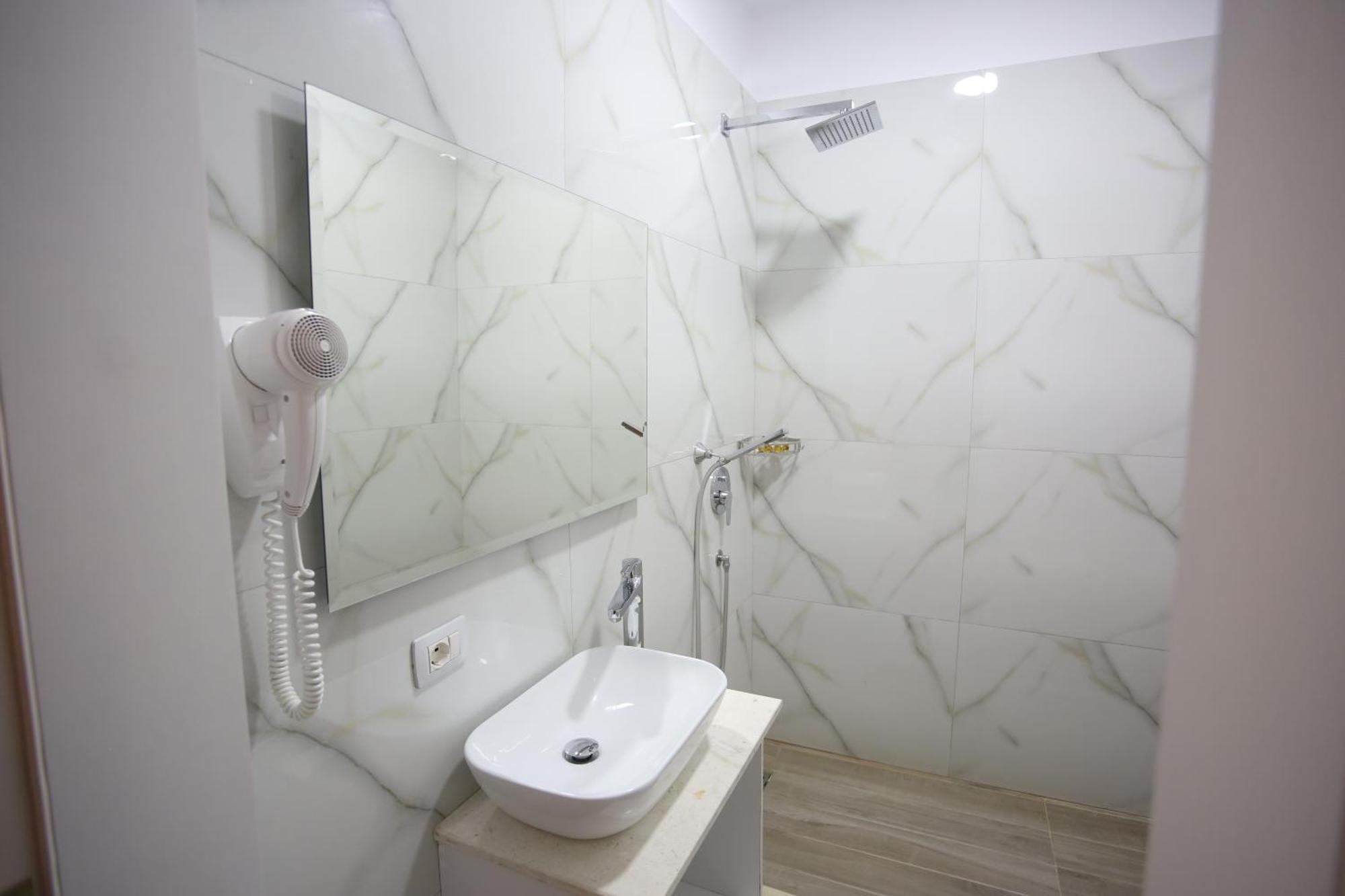 Hotel New Akileda 3*